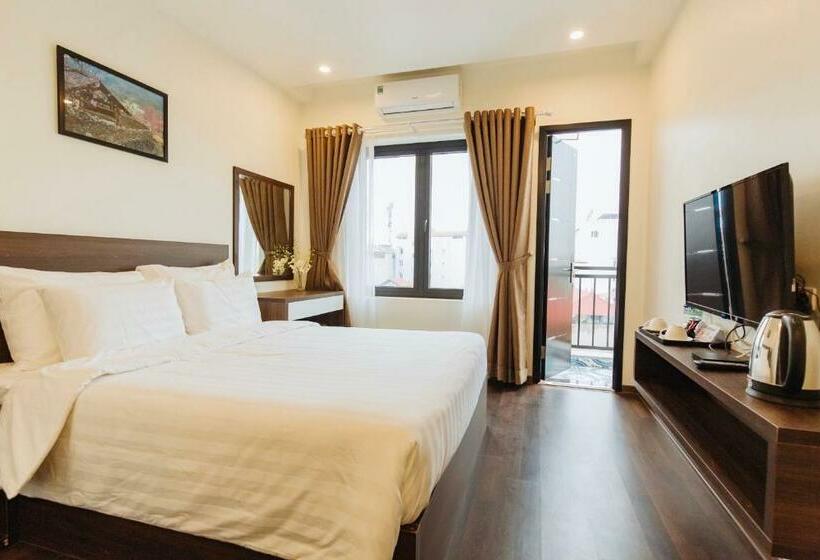 اتاق لوکس با بالکن, Paragon House And Residence