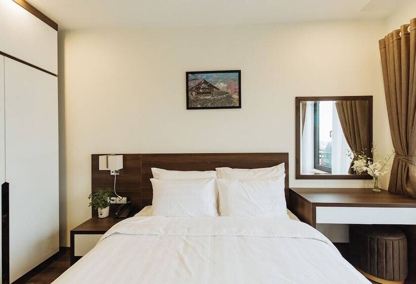 اتاق لوکس با بالکن, Paragon House And Residence