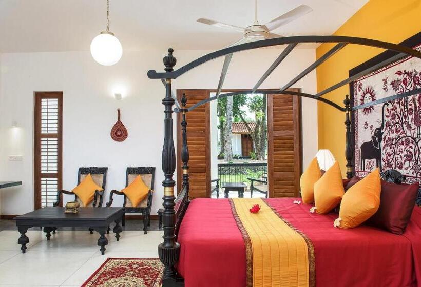 جناح عائلي, The Notary's House