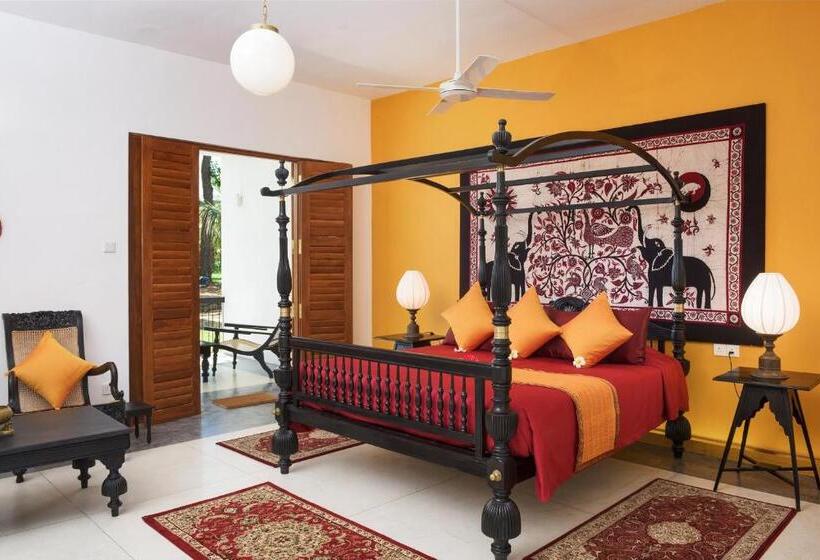 جناح عائلي, The Notary's House