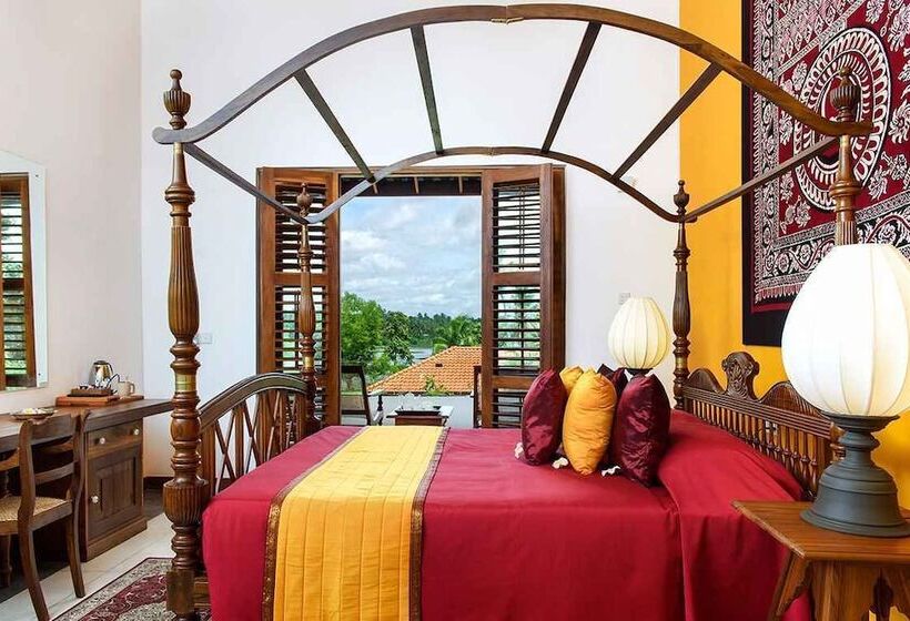 غرفة قياسية, The Notary's House