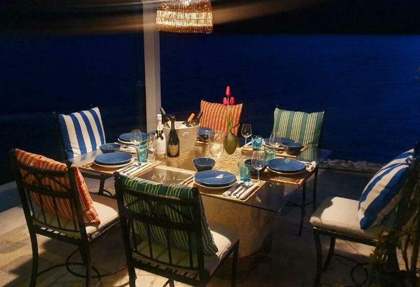 סוויטת דלוקס נוף לים, Villa Rava Hotel & Restaurant