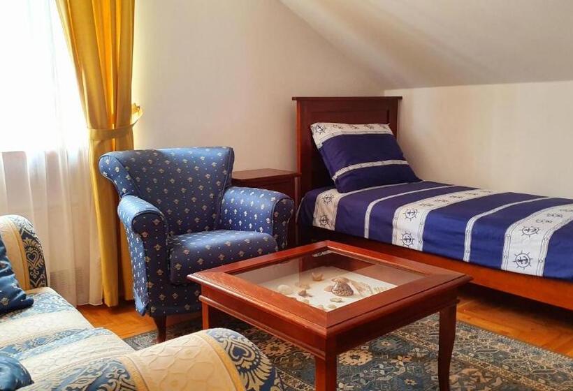 Номер Стандарт Трехместный, Villa Rava Hotel & Restaurant
