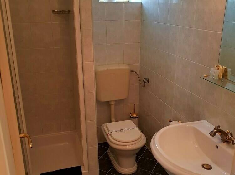 סוויטת דלוקס נוף לים, Villa Rava Hotel & Restaurant