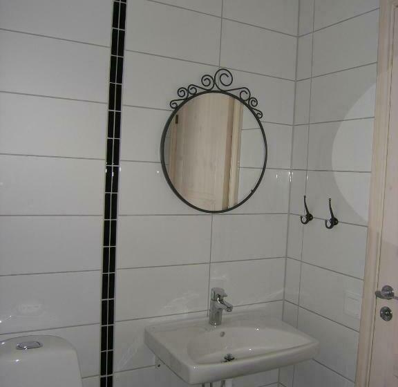 1 Yatak Odalı Ev, B & B Flattinge Fritidshus