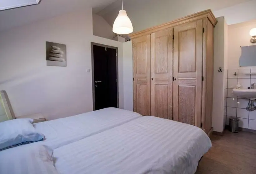 スタンダードスタジオ, B&b De Kroonhoeve