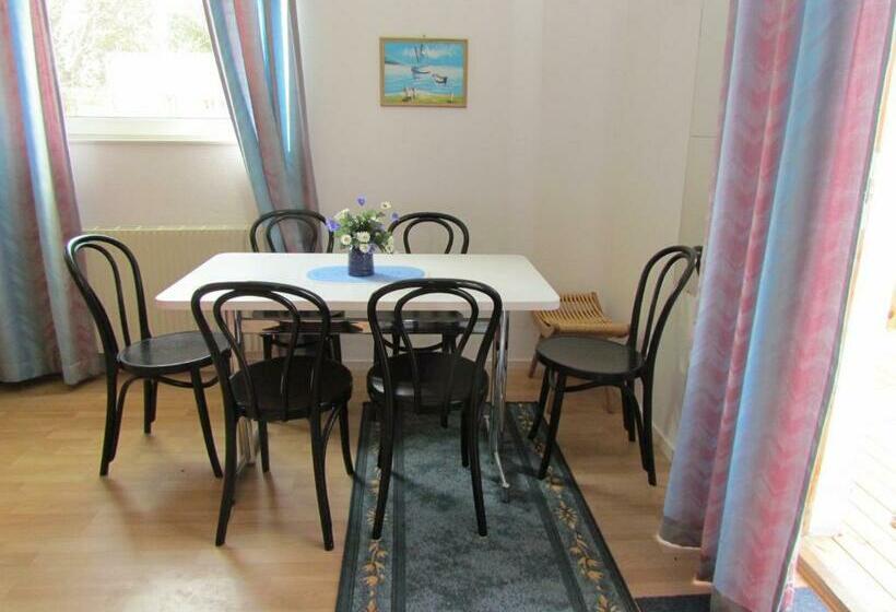 اتاق خانوادگی, Fleninge Classic Motel