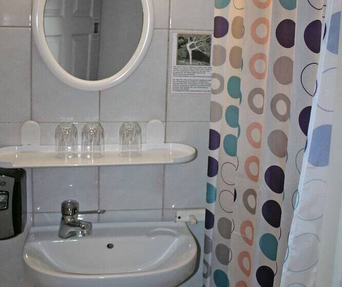 غرفة قياسية ثلاثية, Fleninge Classic Motel