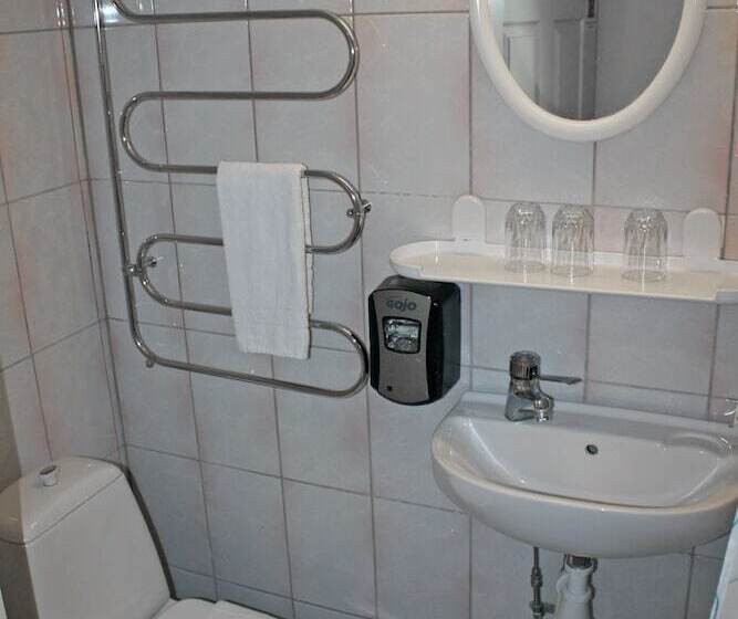 غرفة قياسية ثلاثية, Fleninge Classic Motel