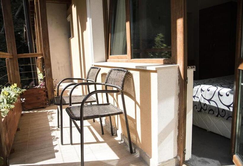 バルコニー付スイート, Saint Nedelya