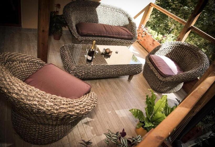 バルコニー付スイート, Saint Nedelya