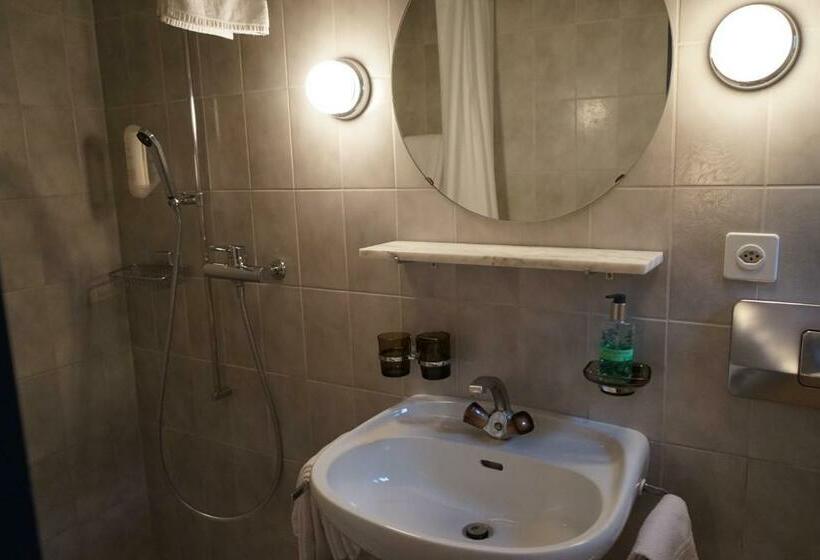 スタンダードルーム, Schiffahrt