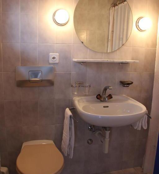 スタンダードルーム, Schiffahrt