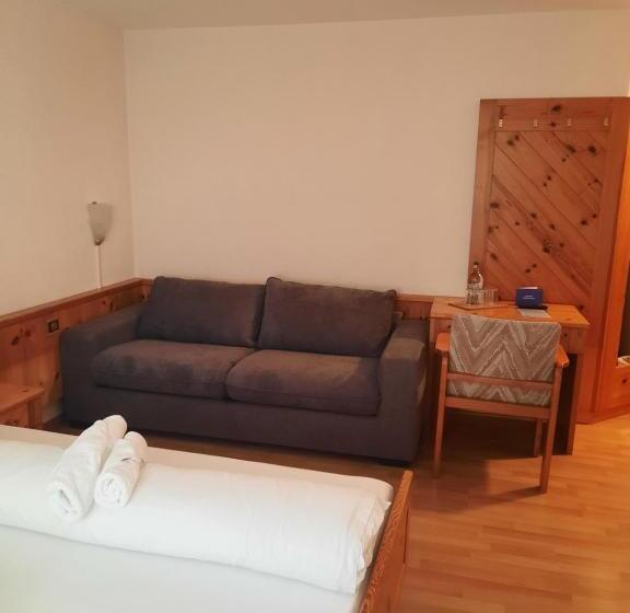 スタンダードルーム, Schiffahrt