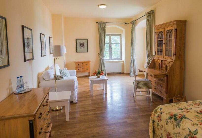 סוויטת ג'וניור, Schloss & Gut Ulrichshusen