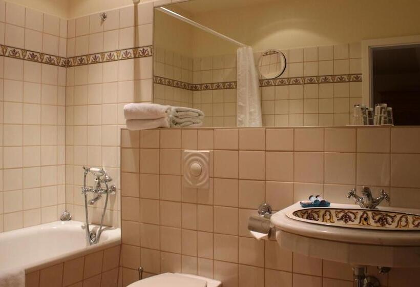 חדר סטנדרט יחיד, Schloss & Gut Ulrichshusen