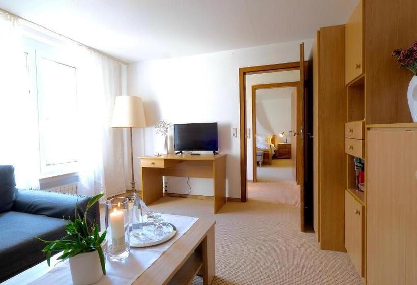 Полулюкс, Landhotel Hubertus