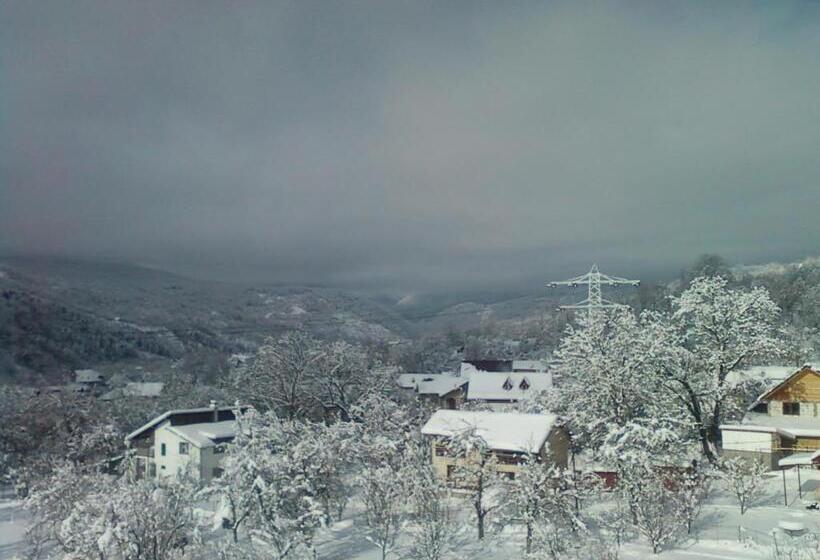 סוויטה משפחתית, Casa Moroeni