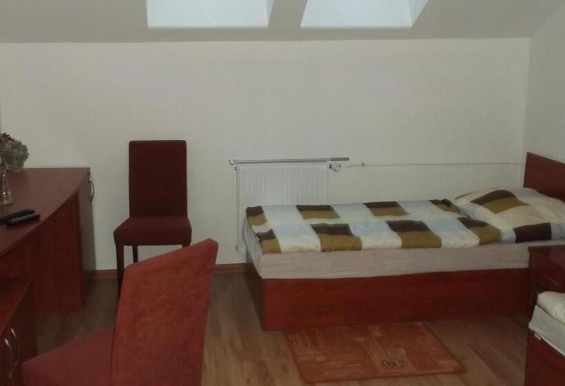 スタンダードトリプルルーム, Penzión Lindava