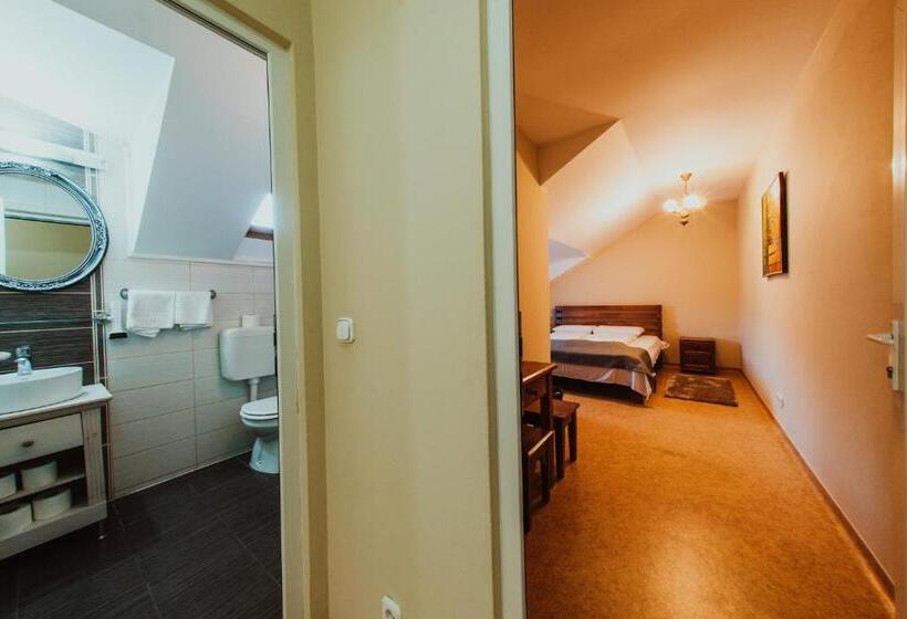 침실 2개 아파트, Pensiunea Mirabilandia