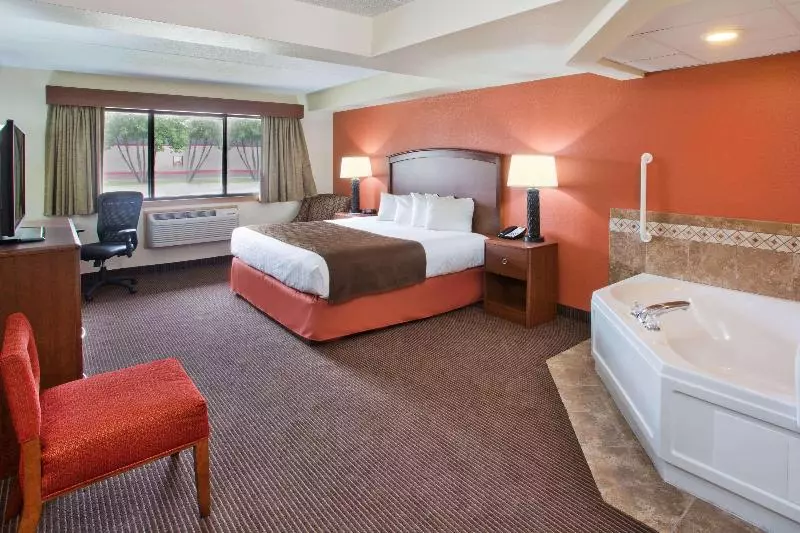 キングサイズベッドのスタンダードルーム, Americinn By Wyndham Grand Forks