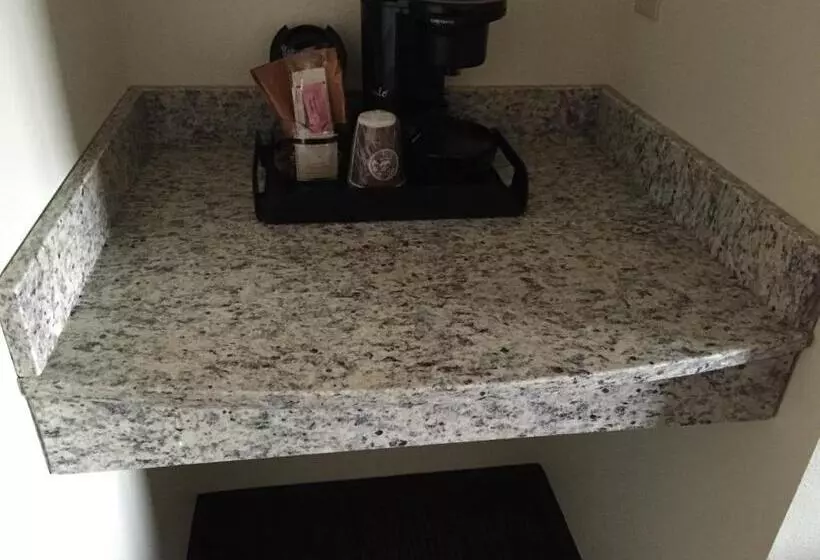 キングサイズベッドのスタンダードルーム, Americinn By Wyndham Princeton Mn
