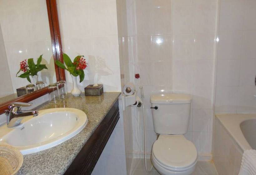 اتاق استاندارد سه نفره, Angkor