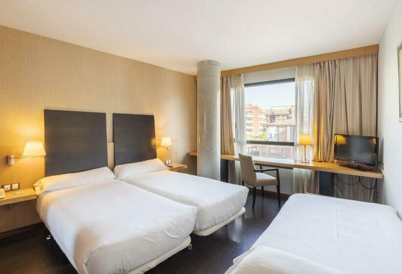 اتاق استاندارد سه نفره, Rice Bulevar