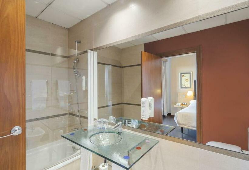 اتاق استاندارد سه نفره, Rice Bulevar