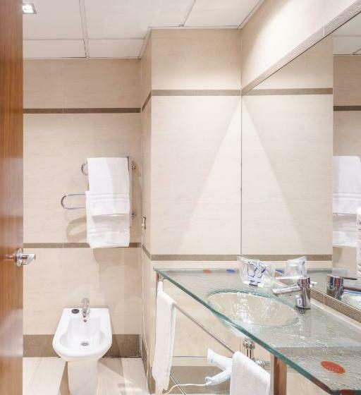 اتاق استاندارد سه نفره, Rice Bulevar