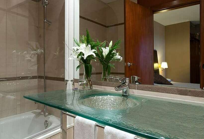 اتاق استاندارد سه نفره, Rice Bulevar