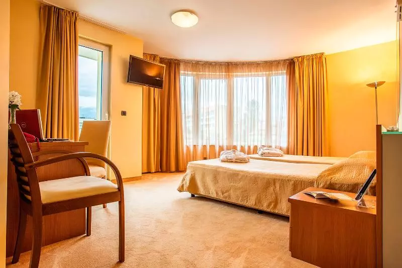 Standard-huone, Europe Hotel   Free Underground Parking