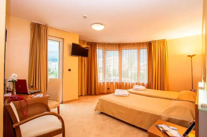 Standard-huone, Europe Hotel   Free Underground Parking