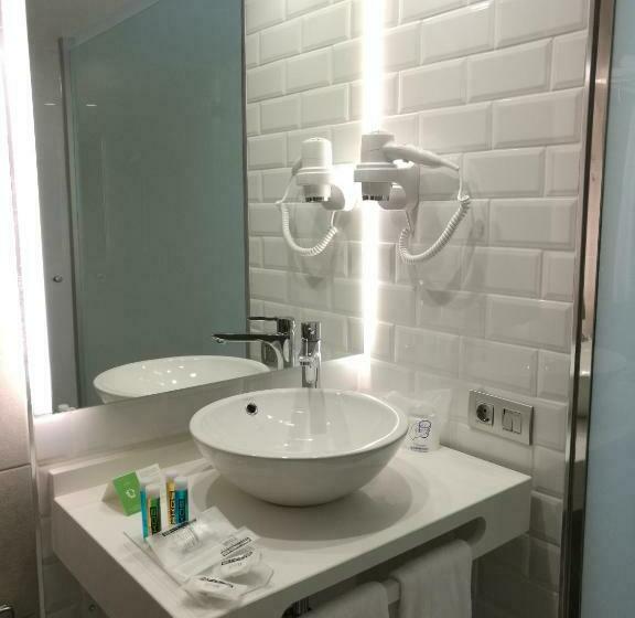 סוויטת ג'וניור צדדית נוף לים, Fergus Cactus Garden