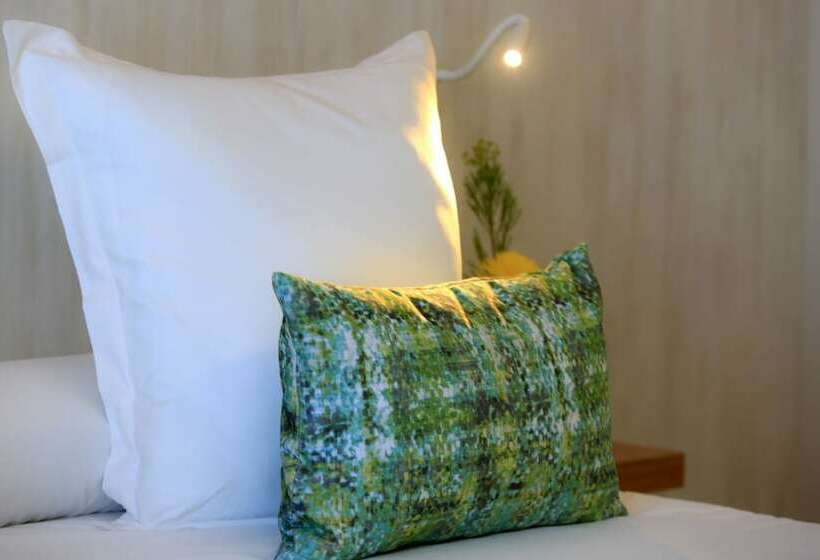 סוויטת ג'וניור, Fergus Cactus Garden