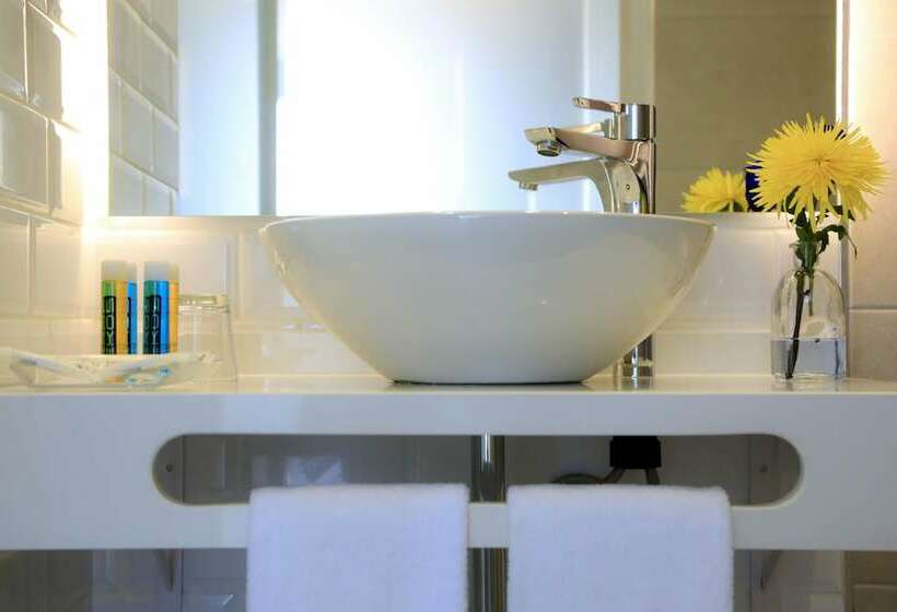 סוויטת ג'וניור, Fergus Cactus Garden