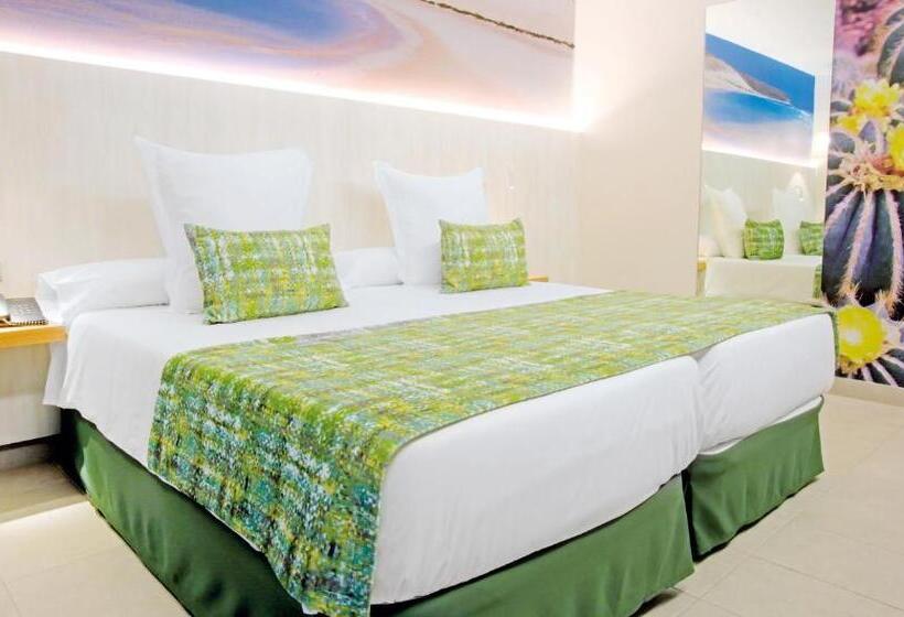 חדר סטנדרט יחיד עם מרפסת, Fergus Cactus Garden