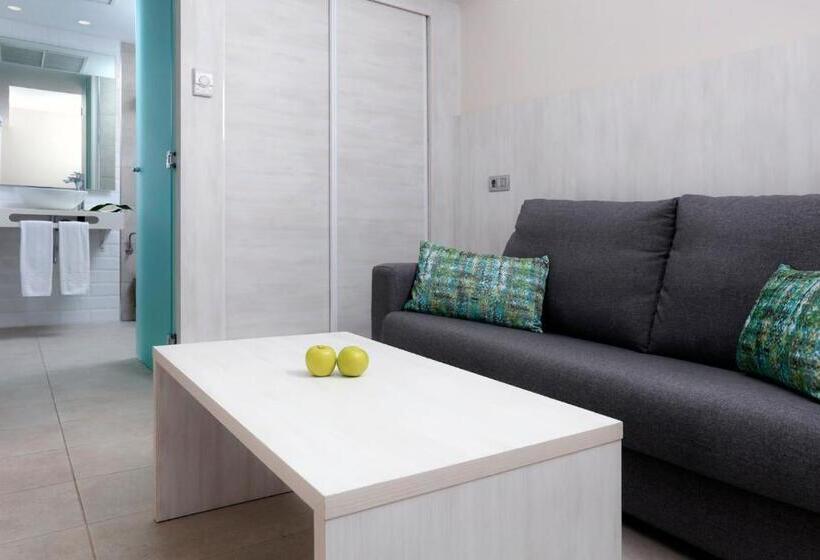 סוויטת ג'וניור, Fergus Cactus Garden