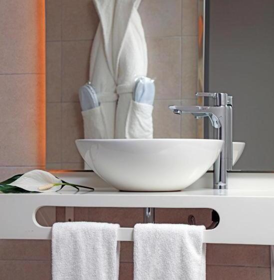 סוויטת ג'וניור צדדית נוף לים, Fergus Cactus Garden