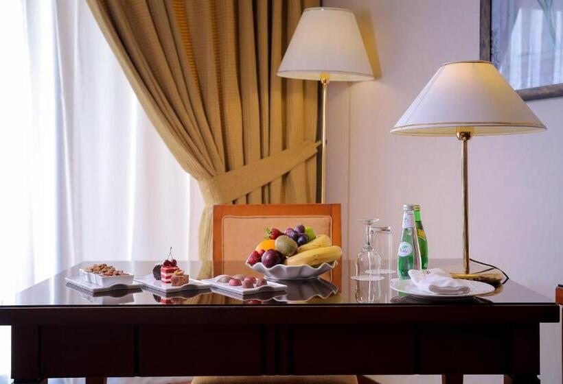 豪华套房, Mövenpick Hotel Jeddah