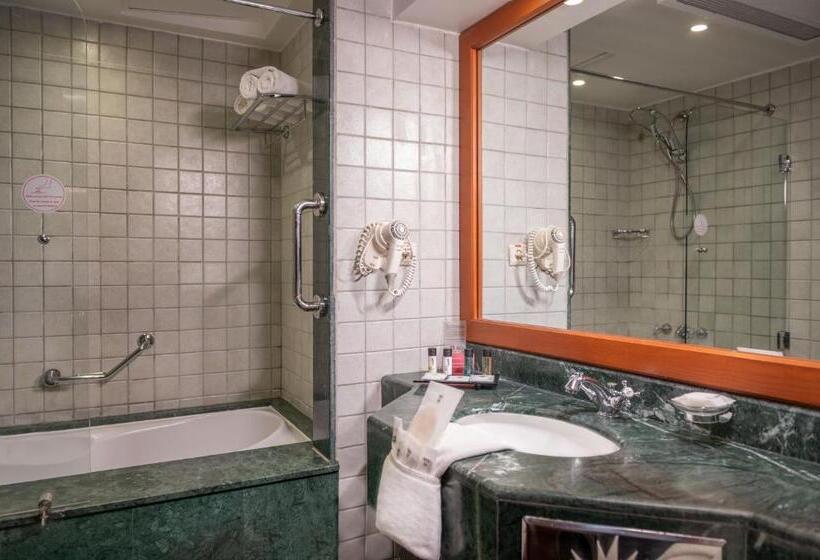 Номер Классика Кровать Кинг, Mövenpick Hotel Jeddah