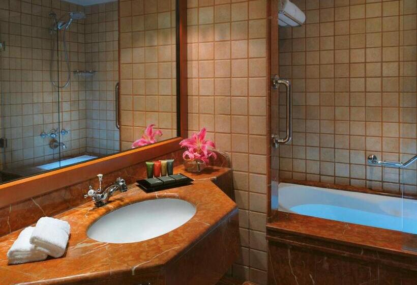 带大床的经典房间, Mövenpick Hotel Jeddah