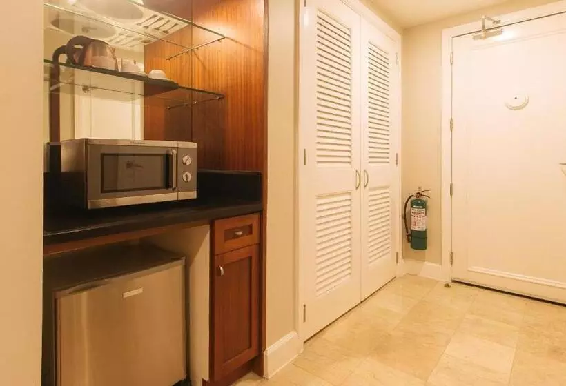 デラックスルーム, Reddoorz Premium At The Residences Olympia Makati