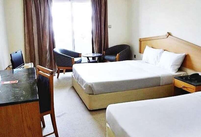 Номер Стандарт Трехместный, Rush Inn