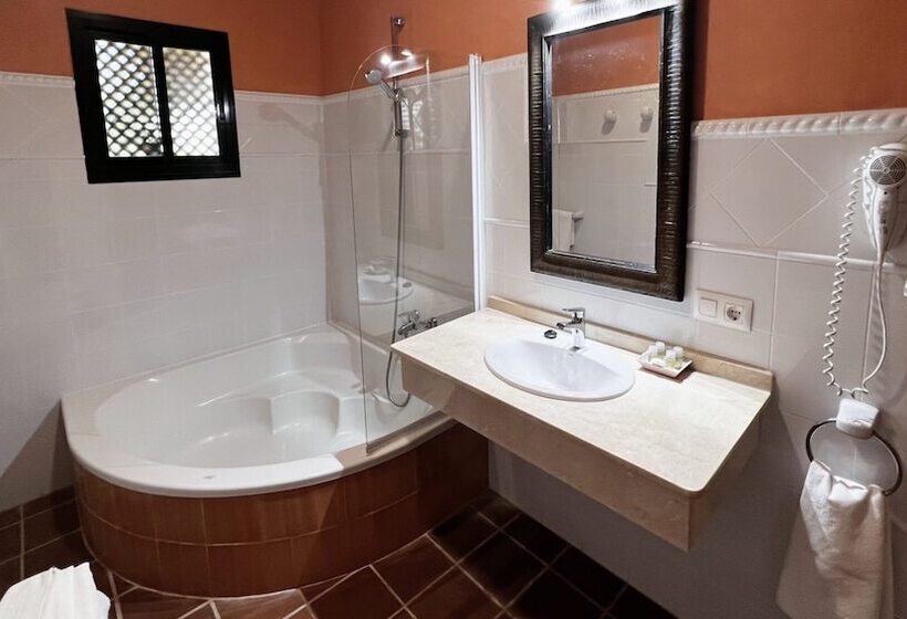 Полулюкс, Sindhura