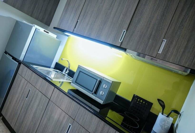 استودیو اجرایی, Somerset Millennium Makati