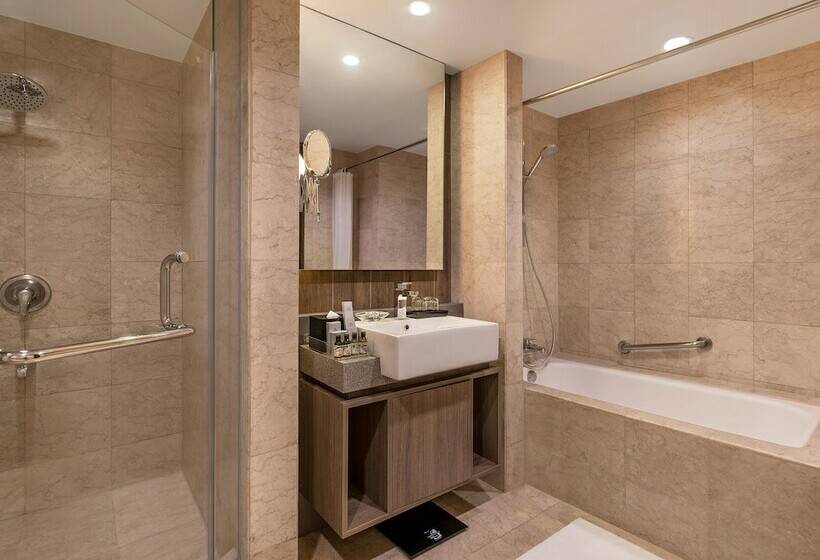 استودیو اجرایی, Somerset Millennium Makati