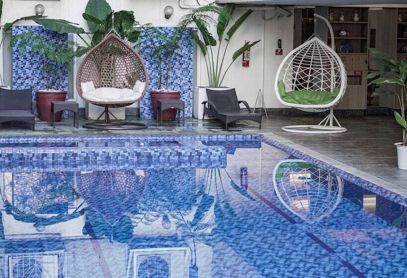 استودیو اجرایی, Somerset Millennium Makati