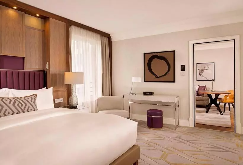 Deluxe Suite, The Ritzcarlton, Berlin