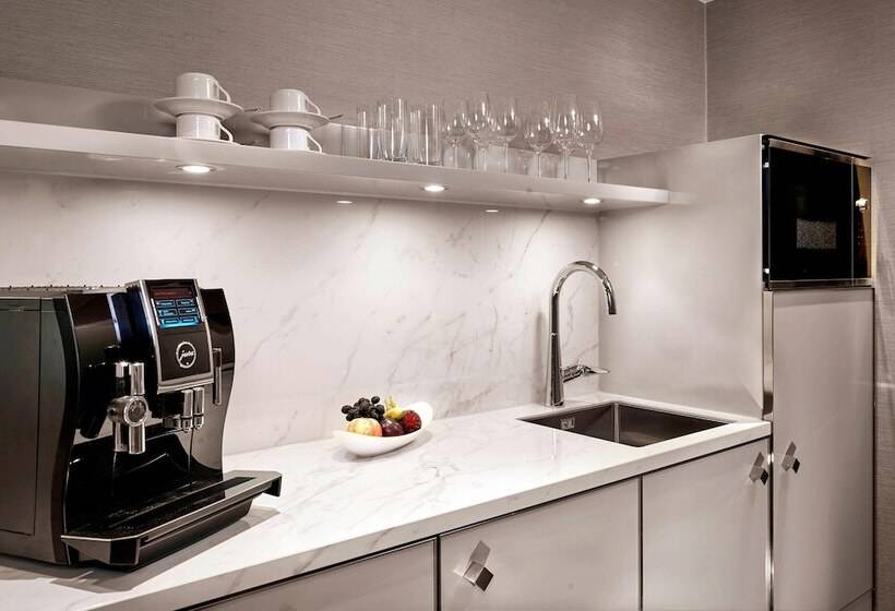 سوئیت کلاب, The Ritzcarlton, Berlin